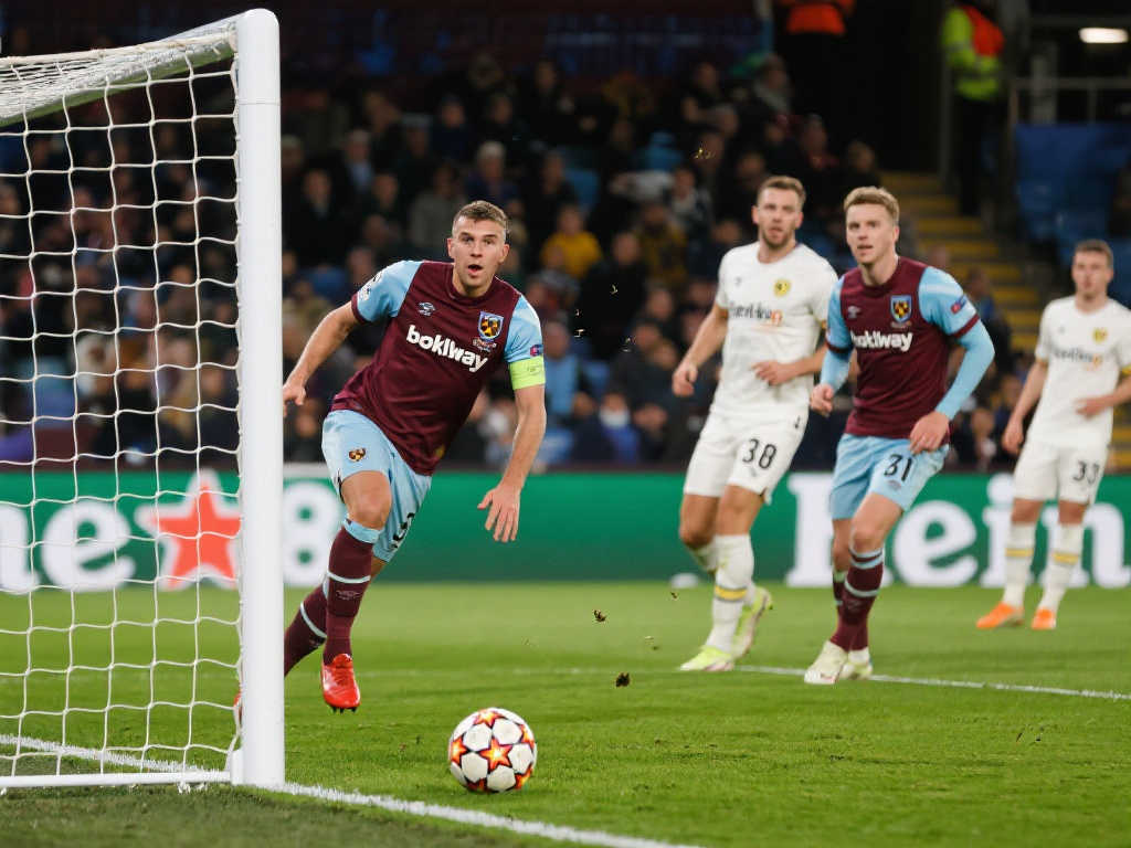 科隆胜利后有望本轮重返德甲,关键进球竟来自对手乌龙 科隆胜利后有望本轮重返德甲,关键进球竟来自对手乌龙